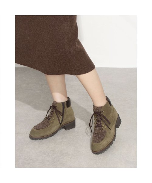 タンクソールレースアップショートブーツ 商品説明マウンテンブーツテイストのショートブーツ。すっきりとしたラストを使用しており、ボリューム感も程良いです。内 E2675385680 (20477円)