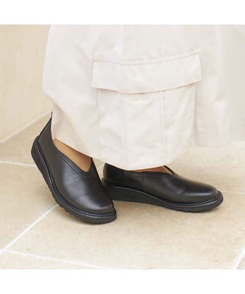 【サスティナブル】深めカットフラットシューズ ing