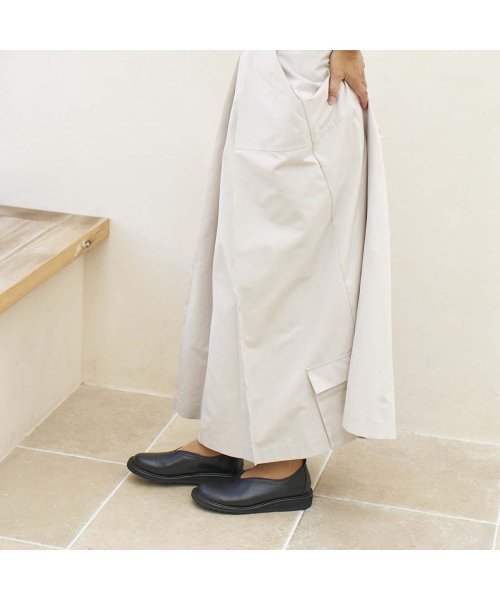 【サスティナブル】深めカットフラットシューズ ing