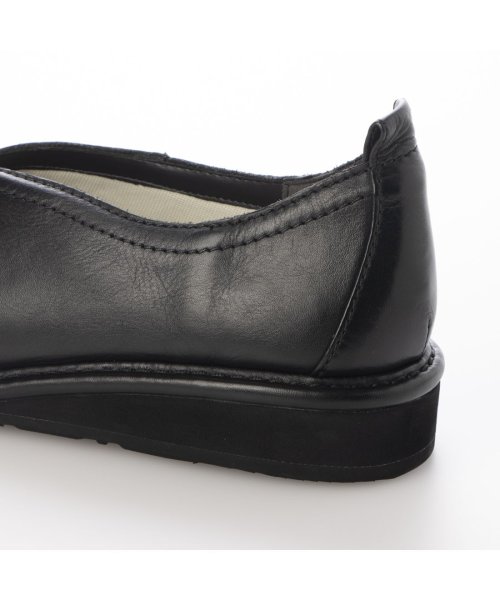 【サスティナブル】深めカットフラットシューズ ing