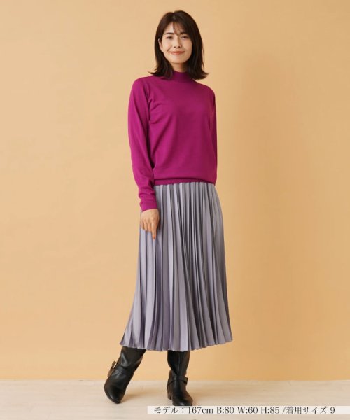 サテンプリーツスカート 