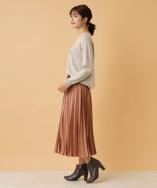 サテンプリーツスカート 