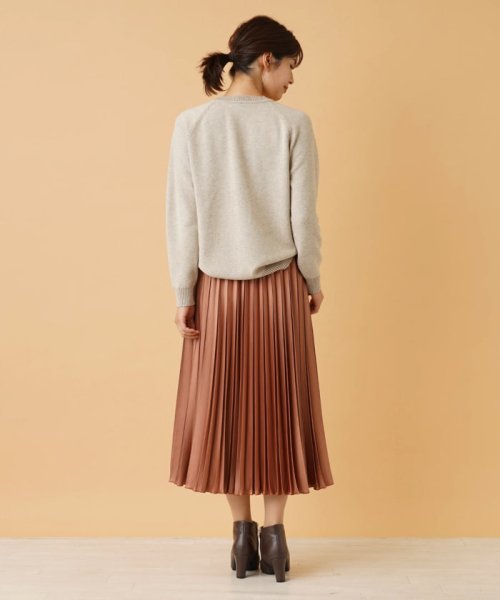 サテンプリーツスカート 