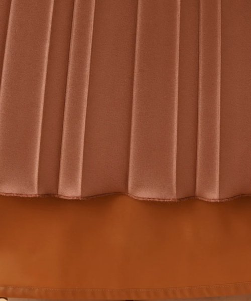 サテンプリーツスカート 