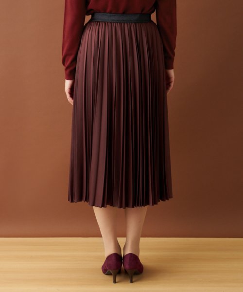 サテンプリーツスカート 