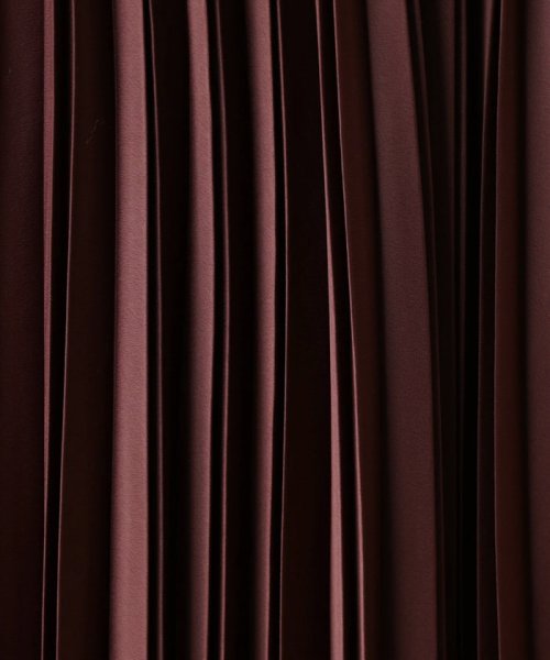 サテンプリーツスカート 