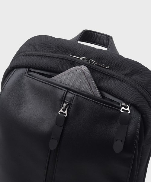 【高機能】 ライトウエイトバッグパック 