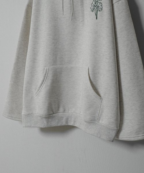 日本製】トップス - 裏起毛花刺繍フレアスリーブパーカー 