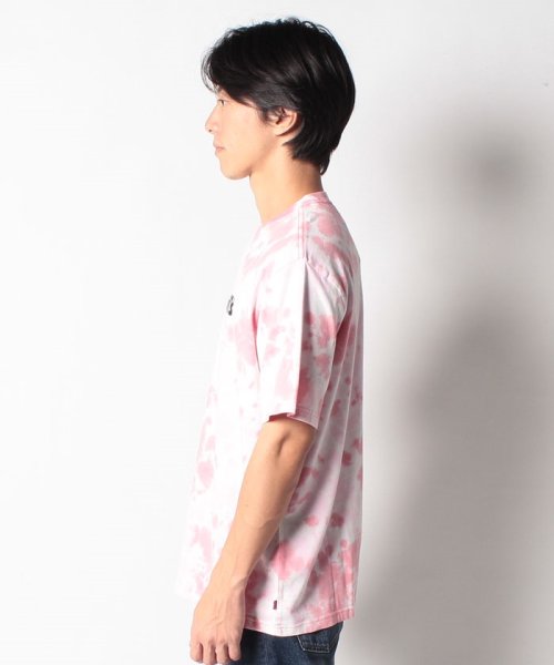 LEVI’S OUTLET(リーバイスアウトレット)/リラックスフィット Tシャツ ピンク PINK DYE/img01