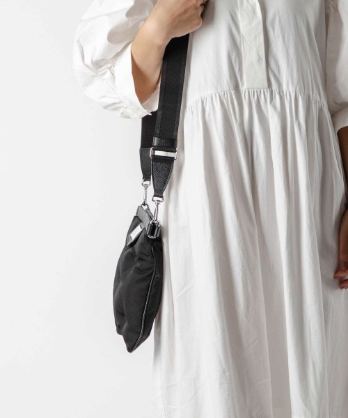 メゾン マルジェラ MAISON MARGIELA グラム スラム スポーツフラットポケット SB2WG0008 P1511 ショルダーバッグ メンズ レディー メンズ メゾン バッグ また