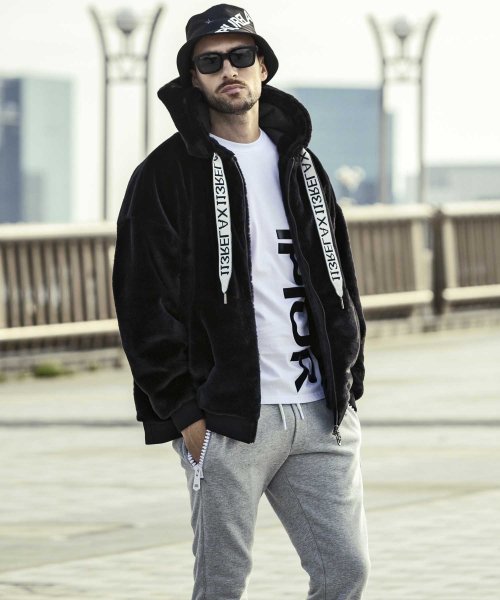 1PIU1UGUALE3 RELAX(ウノピゥウノウグァーレトレ リラックス)スピンドルロゴファーブルゾン 袖丈51