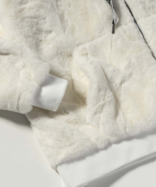 1PIU1UGUALE3 RELAX(ウノピゥウノウグァーレトレ リラックス)スピンドルロゴファーブルゾン 袖丈51