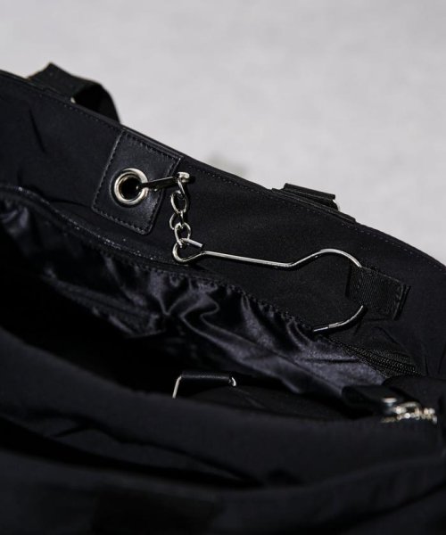 「ESSENTIAL LINE」ガーメントドラムバッグ The Taylor 表生地には撥水を施した機能性素材 SYNEX サイネックス を使用