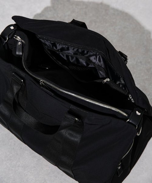 「ESSENTIAL LINE」ガーメントドラムバッグ The Taylor 表生地には撥水を施した機能性素材 SYNEX サイネックス を使用