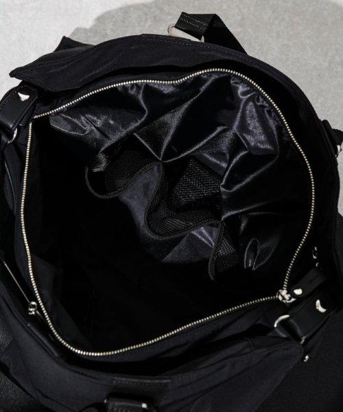 「ESSENTIAL LINE」ガーメントドラムバッグ The Taylor 表生地には撥水を施した機能性素材 SYNEX サイネックス を使用