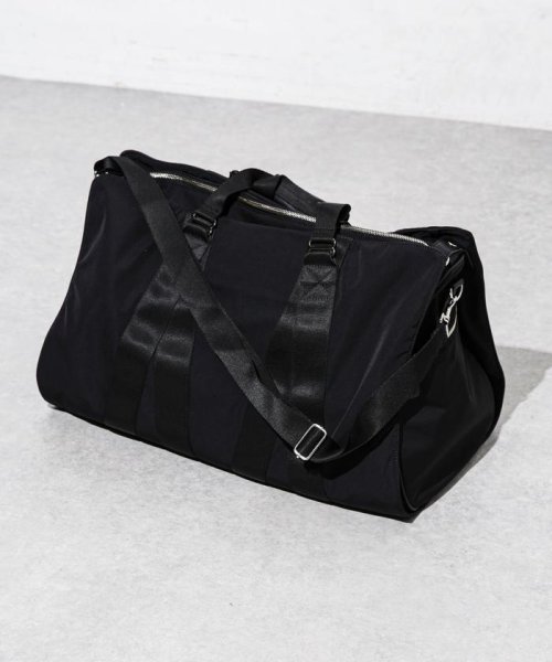 「ESSENTIAL LINE」ガーメントドラムバッグ The Taylor 表生地には撥水を施した機能性素材 SYNEX サイネックス を使用