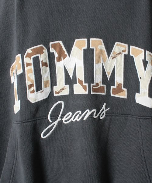 TOMMY JEANS(トミージーンズ)/オールオーバーカレッジスケートトレーナー/img20