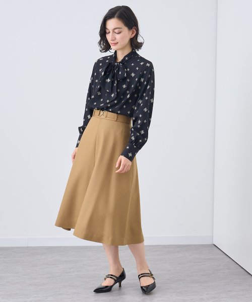 ストレッチボタニーベルトバックル スカート model 着用サイズ なし