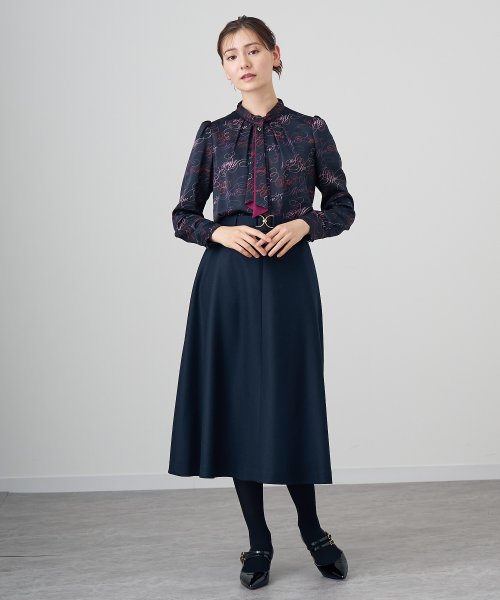 ストレッチボタニーベルトバックル スカート model 着用サイズ なし