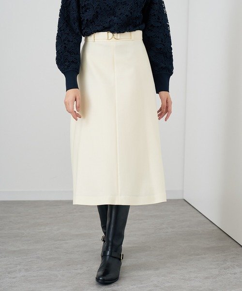 ストレッチボタニーベルトバックル スカート model 着用サイズ なし