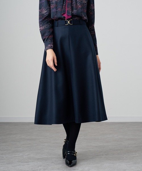 ストレッチボタニーベルトバックル スカート model 着用サイズ なし
