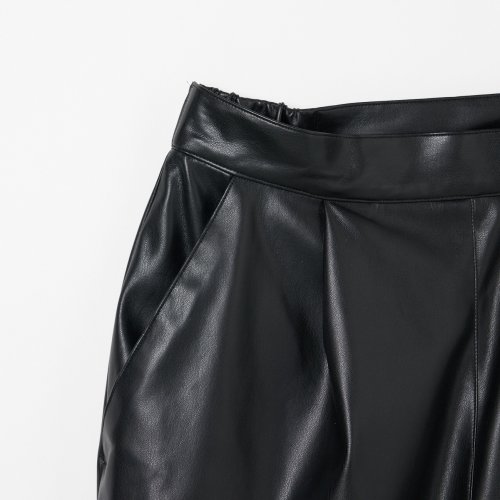HELIOPOLE(エリオポール)/FAKE LEATHER TAPERED PANTs/img03