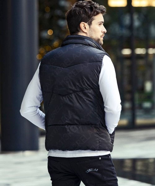 1PIU1UGUALE3 RELAX(ウノピゥウノウグァーレトレ リラックス)総柄ダウンベスト シップス　メン/SHIPS: ウールファブリック ダウン ジャケット ZYX1530257996(11736円)