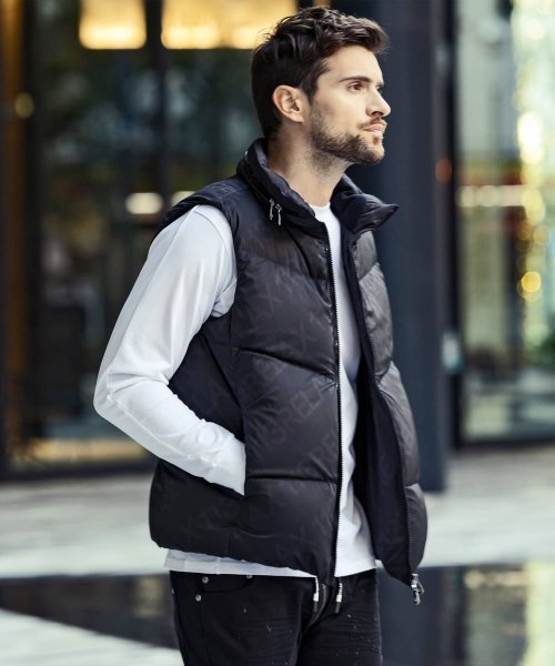 1PIU1UGUALE3 RELAX(ウノピゥウノウグァーレトレ リラックス)総柄ダウンベスト シップス　メン/SHIPS: ウールファブリック ダウン ジャケット ZYX1530257996(11736円)