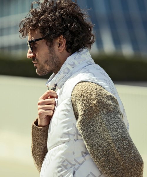 1PIU1UGUALE3 RELAX(ウノピゥウノウグァーレトレ リラックス)総柄ダウンベスト シップス　メン/SHIPS: ウールファブリック ダウン ジャケット ZYX1530257996(11736円)