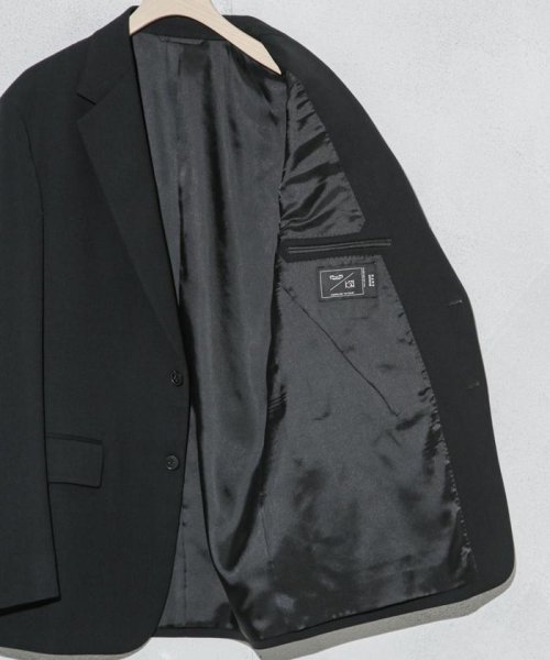 「ESSENTIALLINE」TWソリッドシングルジャケット クラシックの基本は崩さず