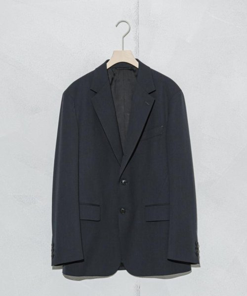 「ESSENTIALLINE」TWソリッドシングルジャケット クラシックの基本は崩さず