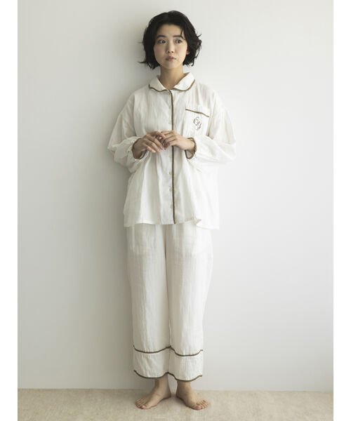 Et grenier by Samansa Mos2(エ　グルニエ　バイ　サマンサ　モスモス)/ダブルガーゼ丸襟パイピング刺繍パジャマシャツ/img04