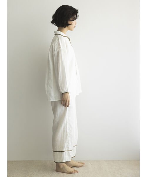 Et grenier by Samansa Mos2(エ　グルニエ　バイ　サマンサ　モスモス)/ダブルガーゼ丸襟パイピング刺繍パジャマシャツ/img05