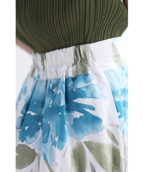 CAWAII(カワイイ)/涼やかな青の花咲くタックミディアムスカート/img03