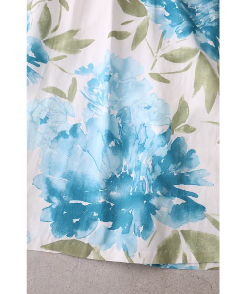 CAWAII(カワイイ)/涼やかな青の花咲くタックミディアムスカート/img10