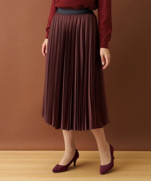 サテンプリーツスカート 