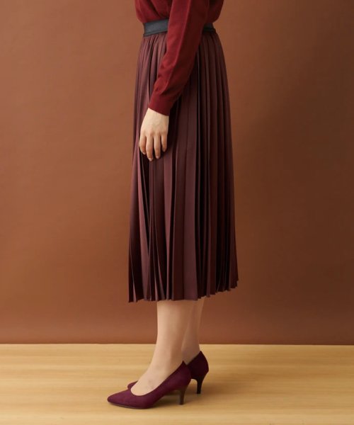 サテンプリーツスカート 