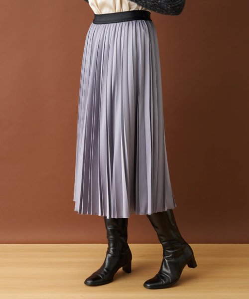 サテンプリーツスカート 