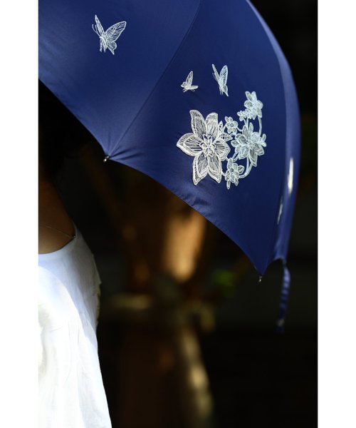 CAWAII(カワイイ)/UVカット99.9% 花と蝶舞うコード刺繍の晴雨兼用日傘/img10
