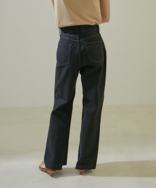 【雑誌掲載】COTTON USAセミフレアデニム COTTON ■モデル身長 着用サイズ 166cm ショートヘアモデル