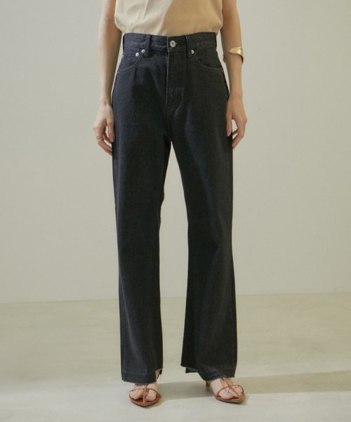 【雑誌掲載】COTTON USAセミフレアデニム COTTON ■モデル身長 着用サイズ 166cm ショートヘアモデル