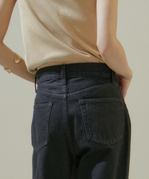 【雑誌掲載】COTTON USAセミフレアデニム COTTON ■モデル身長 着用サイズ 166cm ショートヘアモデル