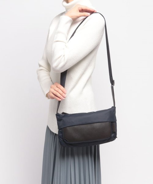 リサイクルナイロン×カウレザー ラップミニショルダー 