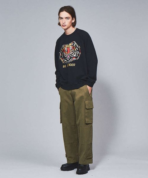 【NUTMEG MILLS/ナツメグミルズ】 / TIGER EMB CREW NUTMEG モデル：H182 B83 W72 H89 MILLS/ナツメグミルズ