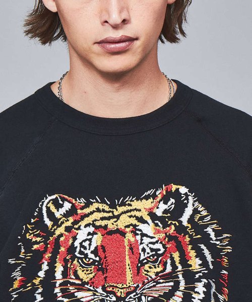 【NUTMEG MILLS/ナツメグミルズ】 / TIGER EMB CREW NUTMEG モデル：H182 B83 W72 H89 MILLS/ナツメグミルズ