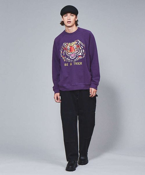 【NUTMEG MILLS/ナツメグミルズ】 / TIGER EMB CREW NUTMEG モデル：H182 B83 W72 H89 MILLS/ナツメグミルズ