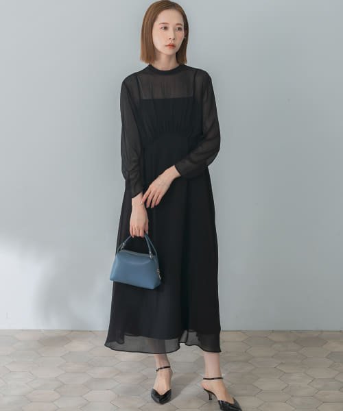 楊柳シアーロングドレス 商品説明【優雅なムード漂う、シアーロングドレス】ボリュームスリーブで程良い甘さをプラスした、上品なシアー感が魅力的なドレス。楊柳の凹凸が大人可愛く、滑らかな素材感もポイントです。バックス M1439625116(11000円)