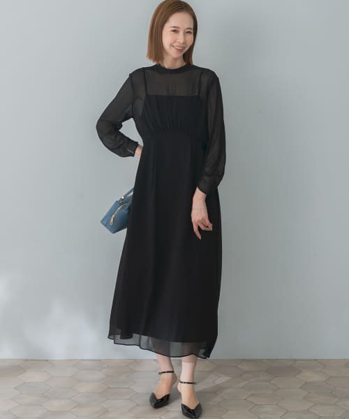 楊柳シアーロングドレス 商品説明【優雅なムード漂う、シアーロングドレス】ボリュームスリーブで程良い甘さをプラスした、上品なシアー感が魅力的なドレス。楊柳の凹凸が大人可愛く、滑らかな素材感もポイントです。バックス M1439625116(11000円)