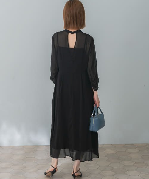 楊柳シアーロングドレス 商品説明【優雅なムード漂う、シアーロングドレス】ボリュームスリーブで程良い甘さをプラスした、上品なシアー感が魅力的なドレス。楊柳の凹凸が大人可愛く、滑らかな素材感もポイントです。バックス M1439625116(11000円)