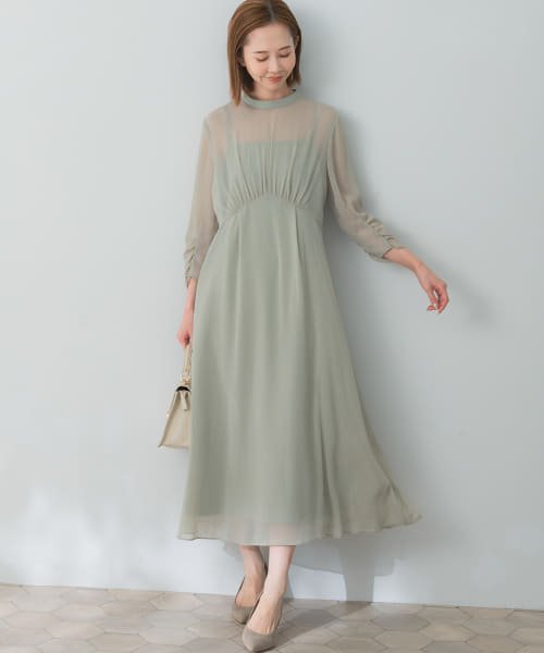 楊柳シアーロングドレス 商品説明【優雅なムード漂う、シアーロングドレス】ボリュームスリーブで程良い甘さをプラスした、上品なシアー感が魅力的なドレス。楊柳の凹凸が大人可愛く、滑らかな素材感もポイントです。バックス M1439625116(11000円)